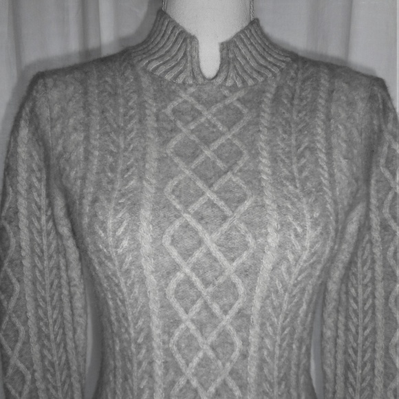 LL Bean Gray Wool Cableknit Sweater XS - Picture 1 of 6